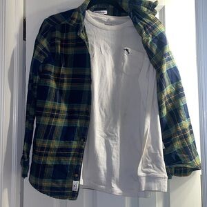 ⭐️SALE⭐️Tommy Bahama BNWOT boys flannel XXL, white long sleeve XL